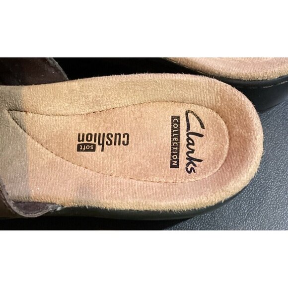 Clarks Collection Mules Clogs Shoes Size 8.5 Brown Soft Cushion Slip On Leather - Picture 6 of 7